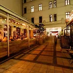Aparthotel Avantgarde 4*