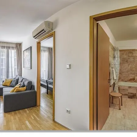 Avantgarde Aparthotel 4*