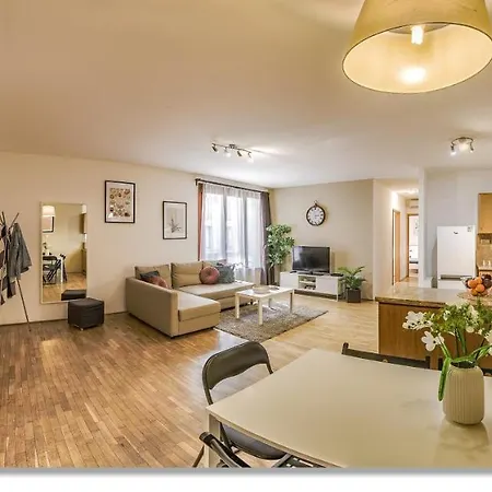 Apartahotel Avantgarde 4*